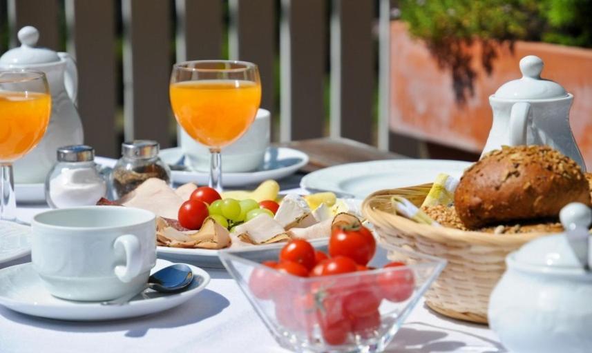 Kreuz! Einfach. Guenstig. Schlafen. Bed and Breakfast Ουλμ Εξωτερικό φωτογραφία